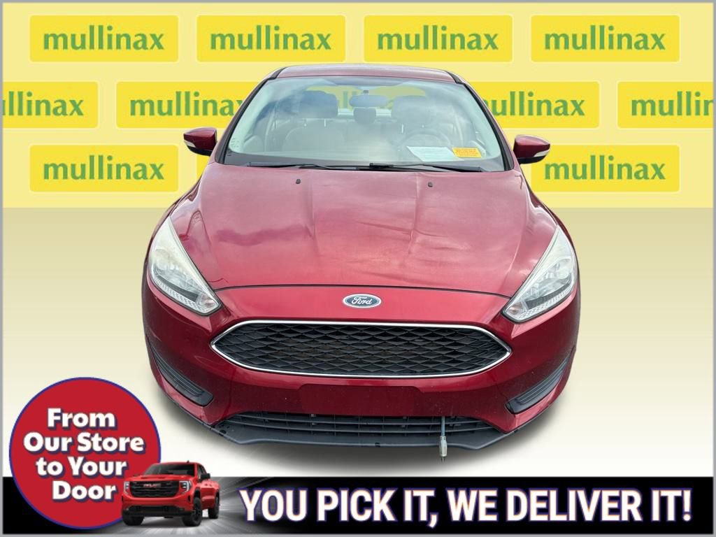 Used 2015 Ford Focus SE image 2