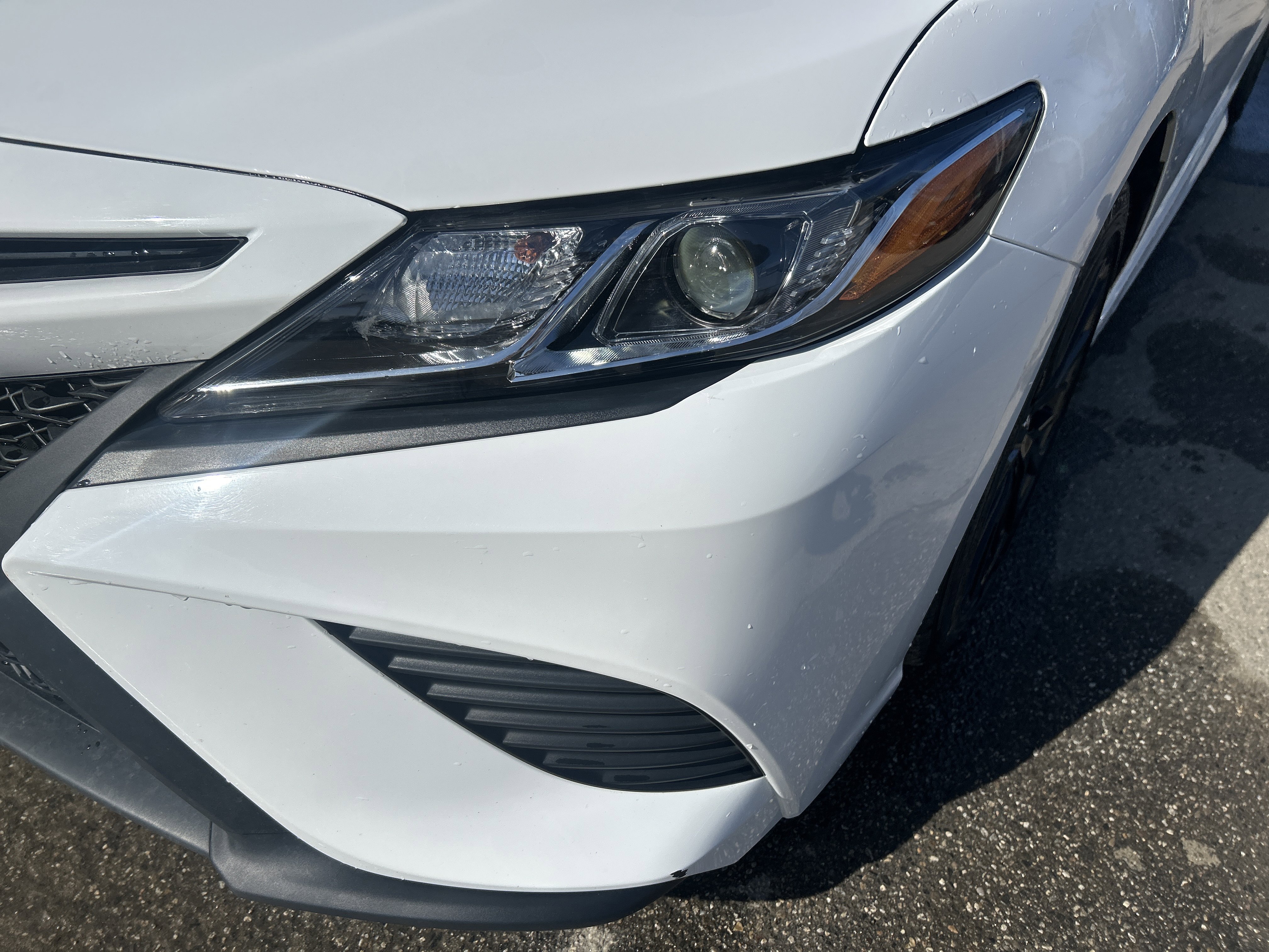 Used 2018 Toyota Camry SE w/ Moonroof Package image 9