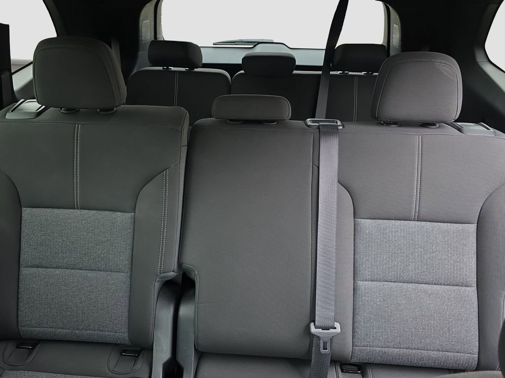 Used 2025 GMC Acadia Elevation image 12