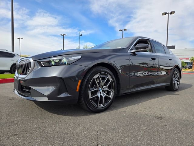 Used 2026 BMW 530i xDrive AWD/4WD image 2