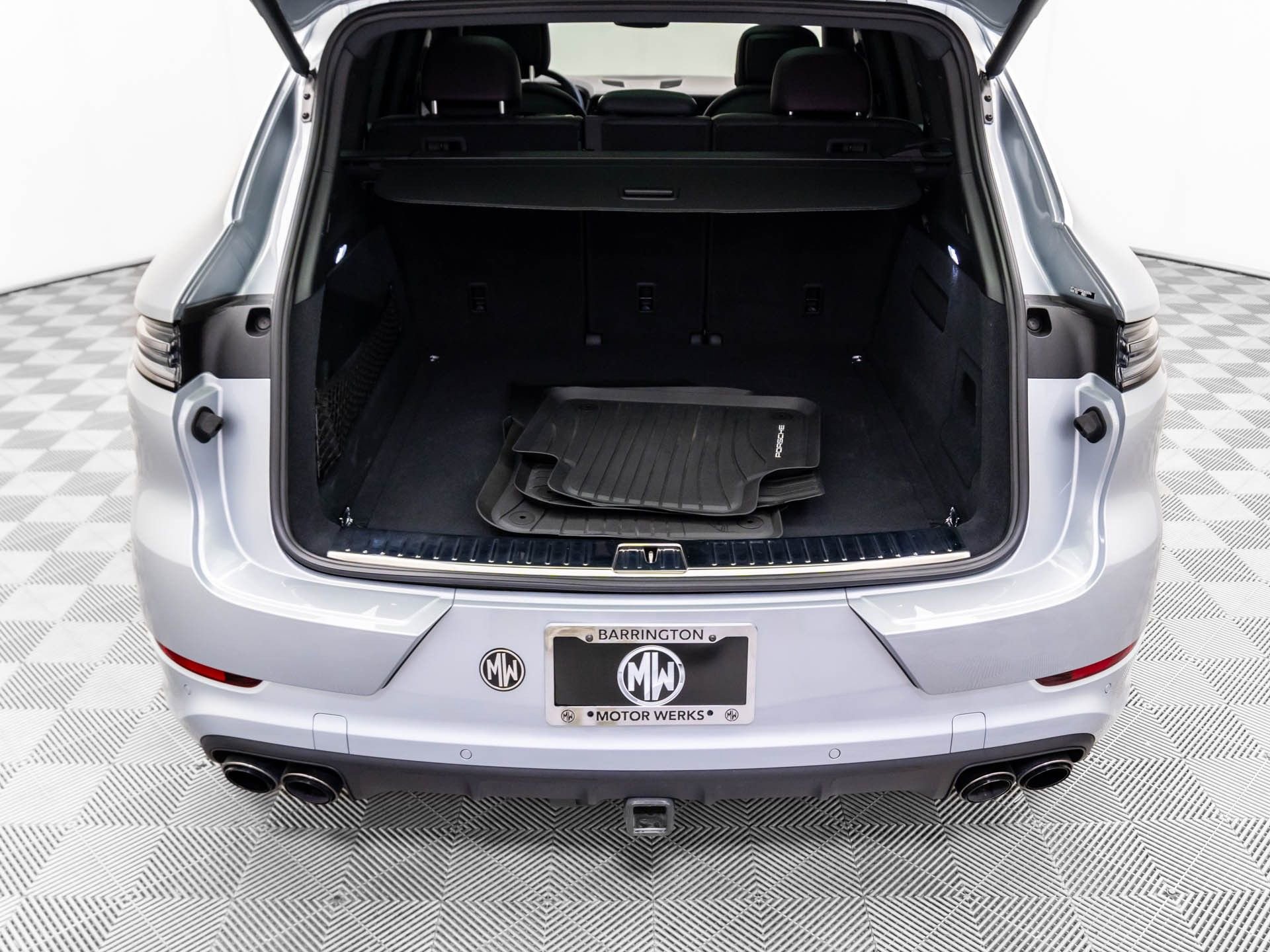 Certified 2024 Porsche Cayenne image 31