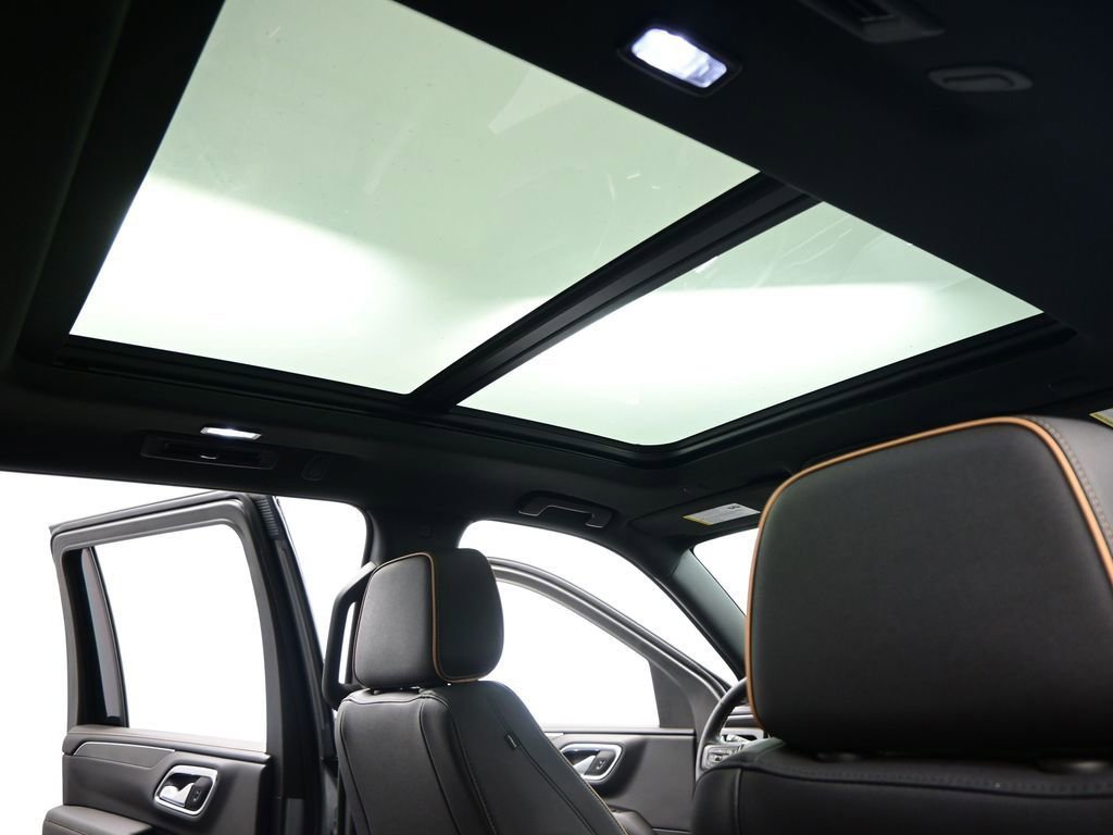 Used 2024 GMC Yukon XL AT4 w/ Technology Package image 47