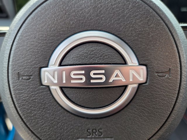 Used 2025 Nissan Kicks SR AWD/4WD image 33