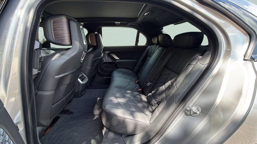 New 2026 BMW 760i xDrive w/ Premium Package image 21
