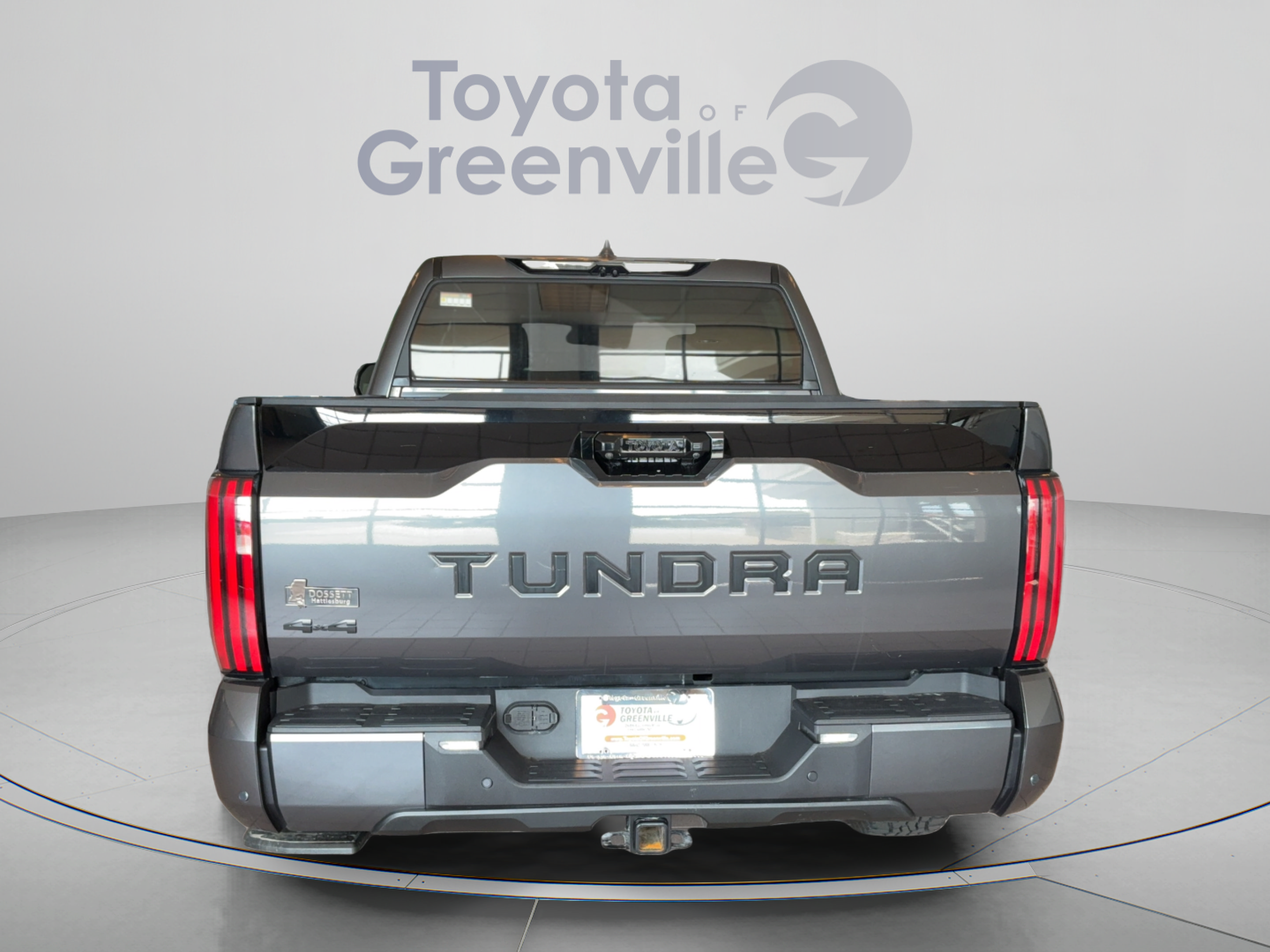 Used 2024 Toyota Tundra Platinum AWD/4WD image 4
