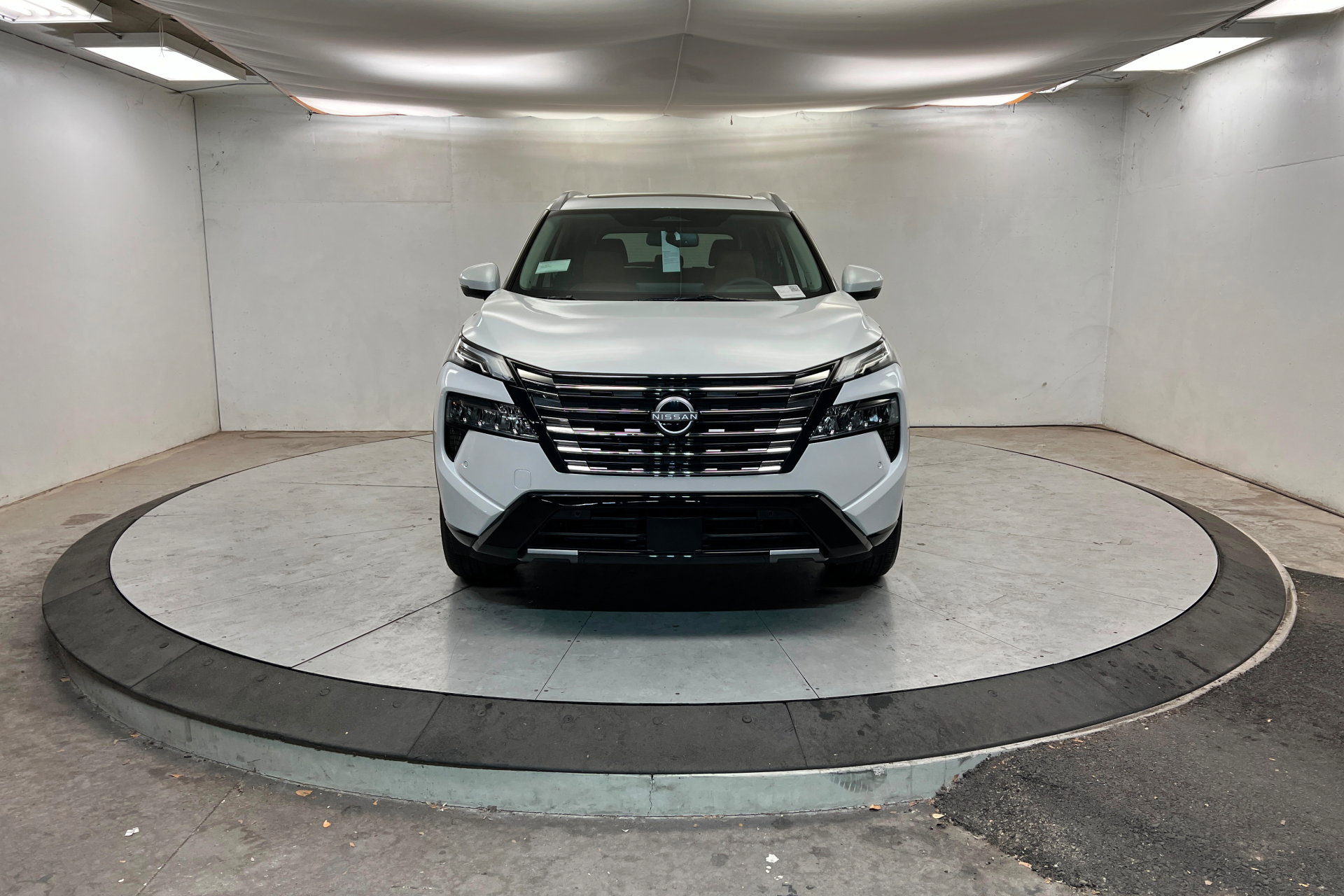 New 2026 Nissan Rogue Platinum w/ Tech Package image 8