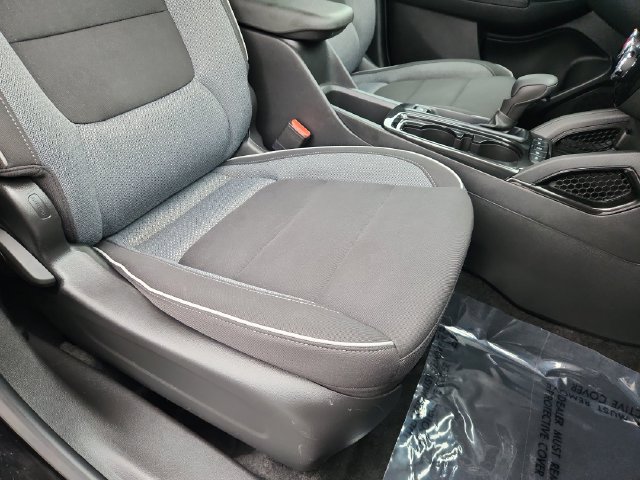 Used 2025 Chevrolet TrailBlazer LT AWD/4WD image 24