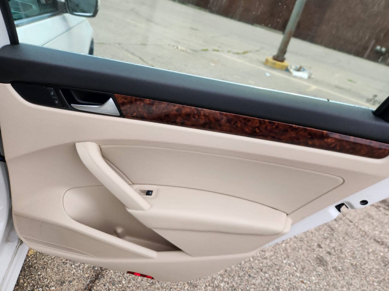 Used 2013 Volkswagen Passat 2.5 SEL Premium FWD image 15