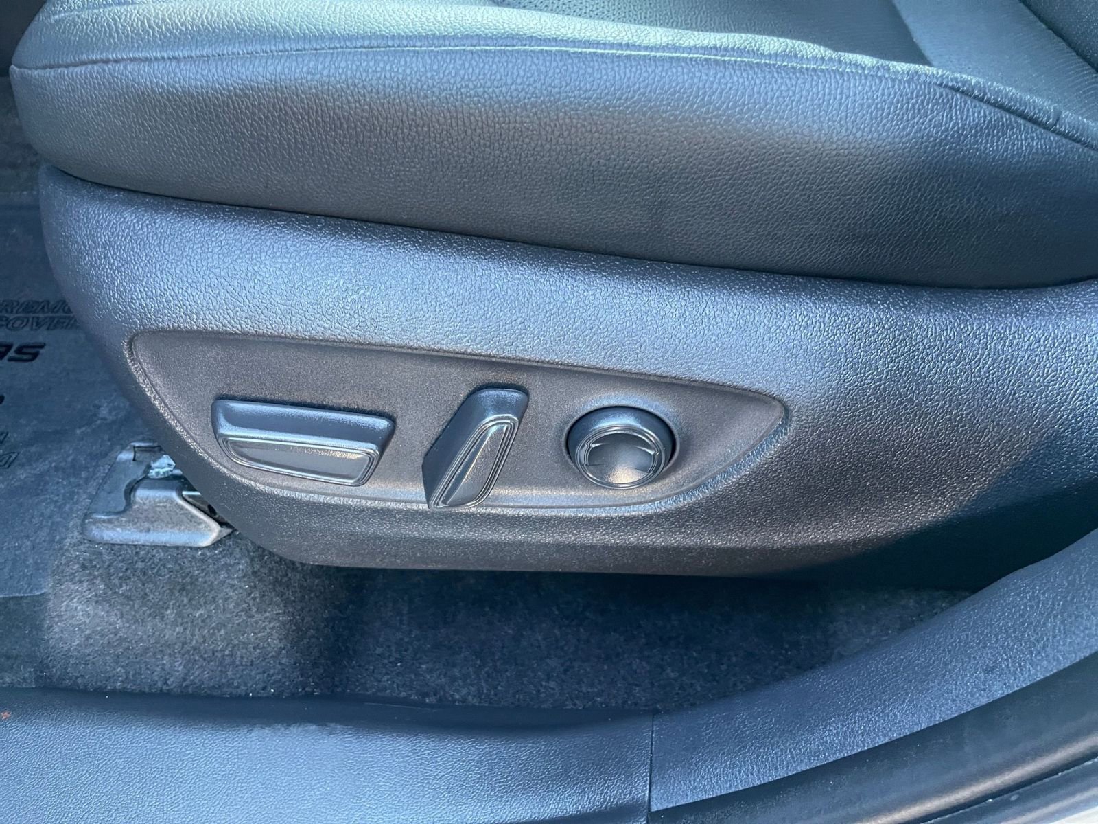 Used 2025 Toyota Grand Highlander FWD image 23