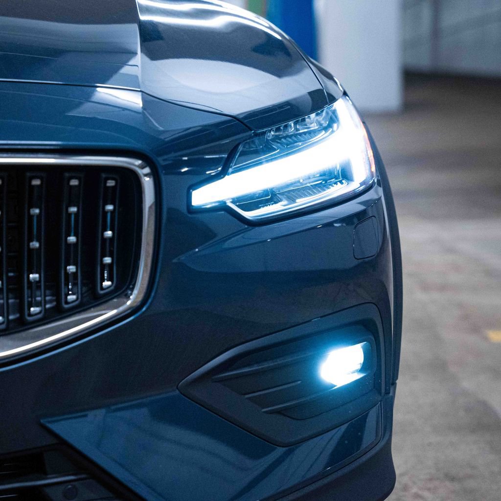 New 2026 Volvo V60 B5 Cross Country Plus w/ Protection Package Premier AWD/4WD image 3