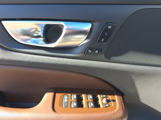 Certified 2025 Volvo V60 B5 Cross Country Plus image 26