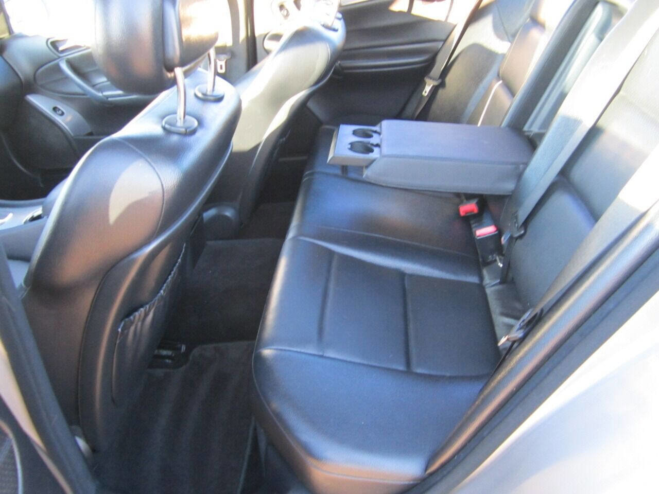 Used 2005 Mercedes-Benz C 230 Sedan image 8