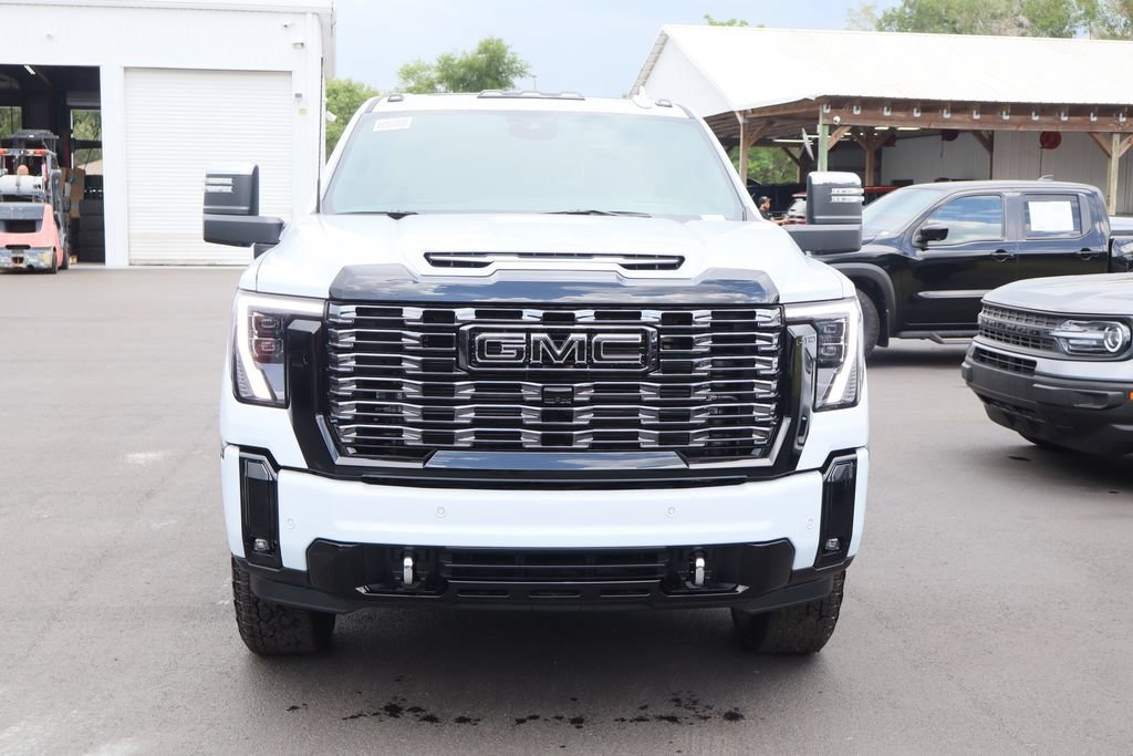 New 2026 GMC Sierra 2500 Denali Ultimate w/ LPO, Black Badging Package AWD/4WD image 3