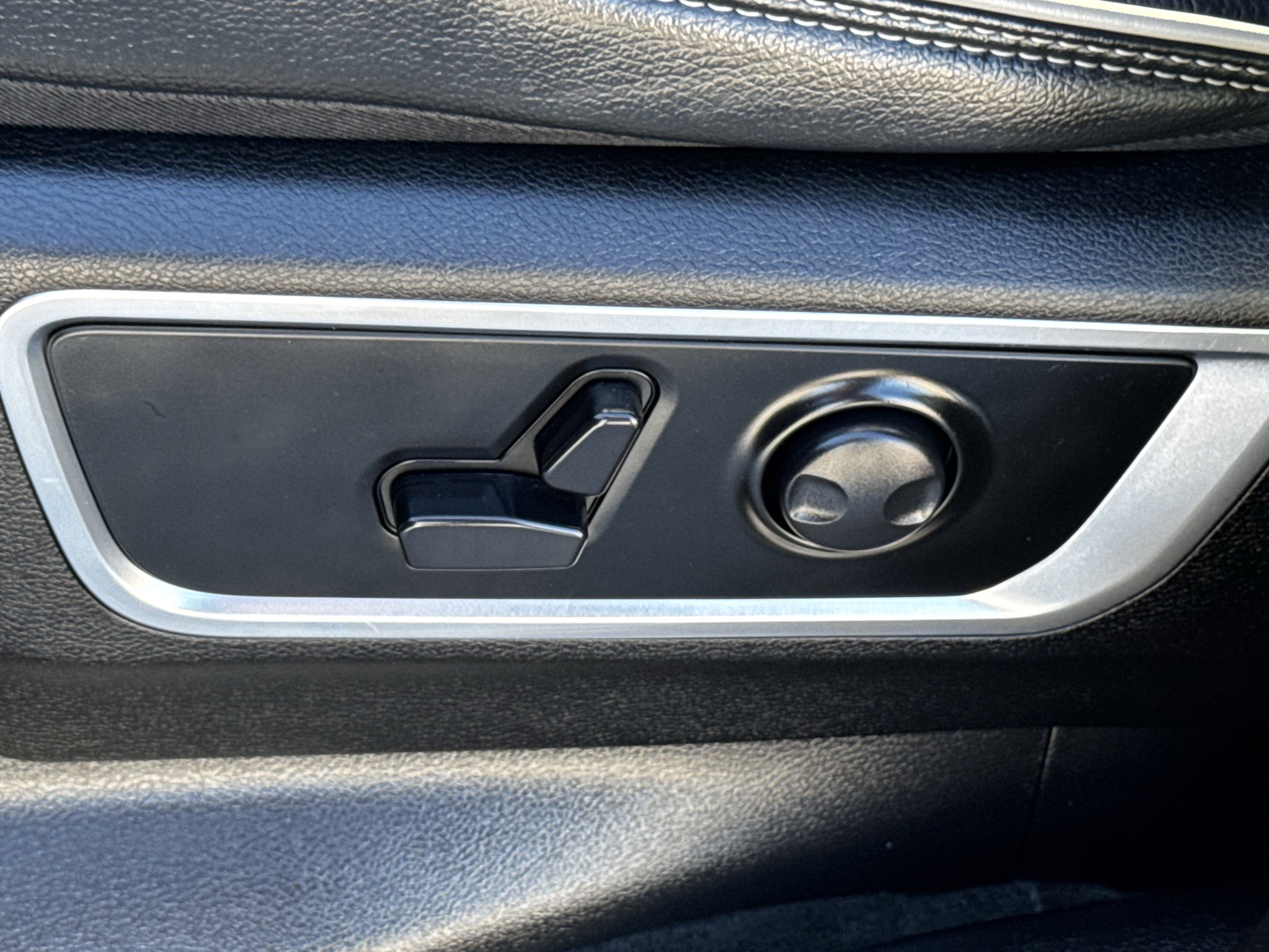 Used 2024 RAM 1500 Laramie image 30