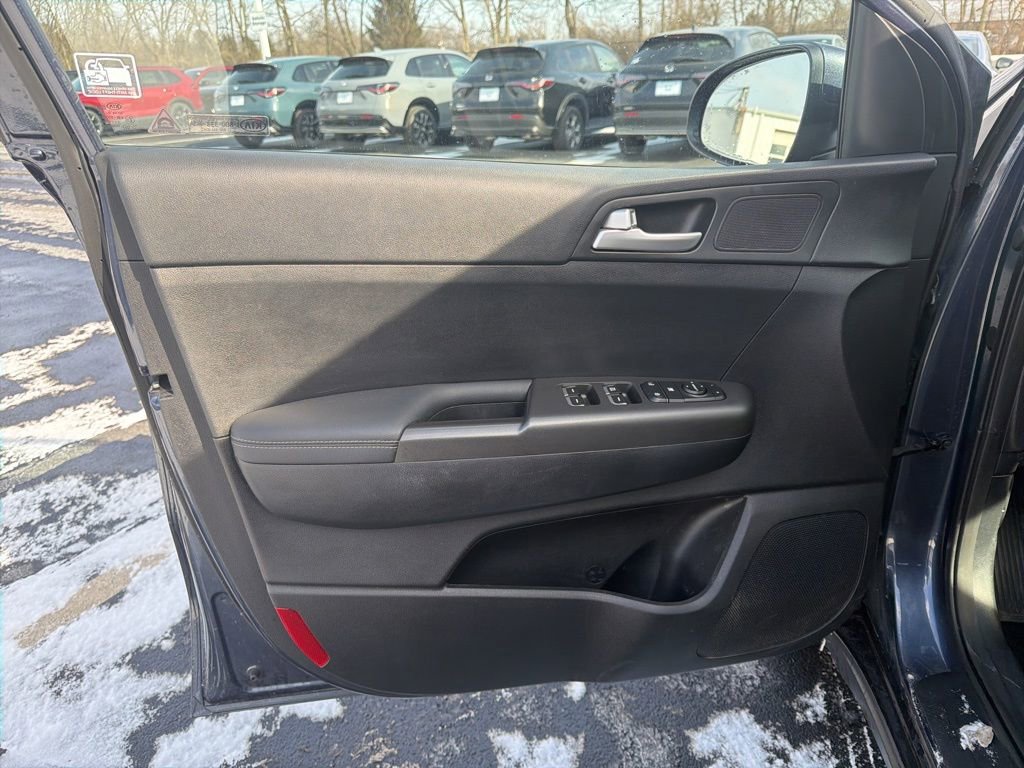 Used 2020 Kia Sportage LX image 18