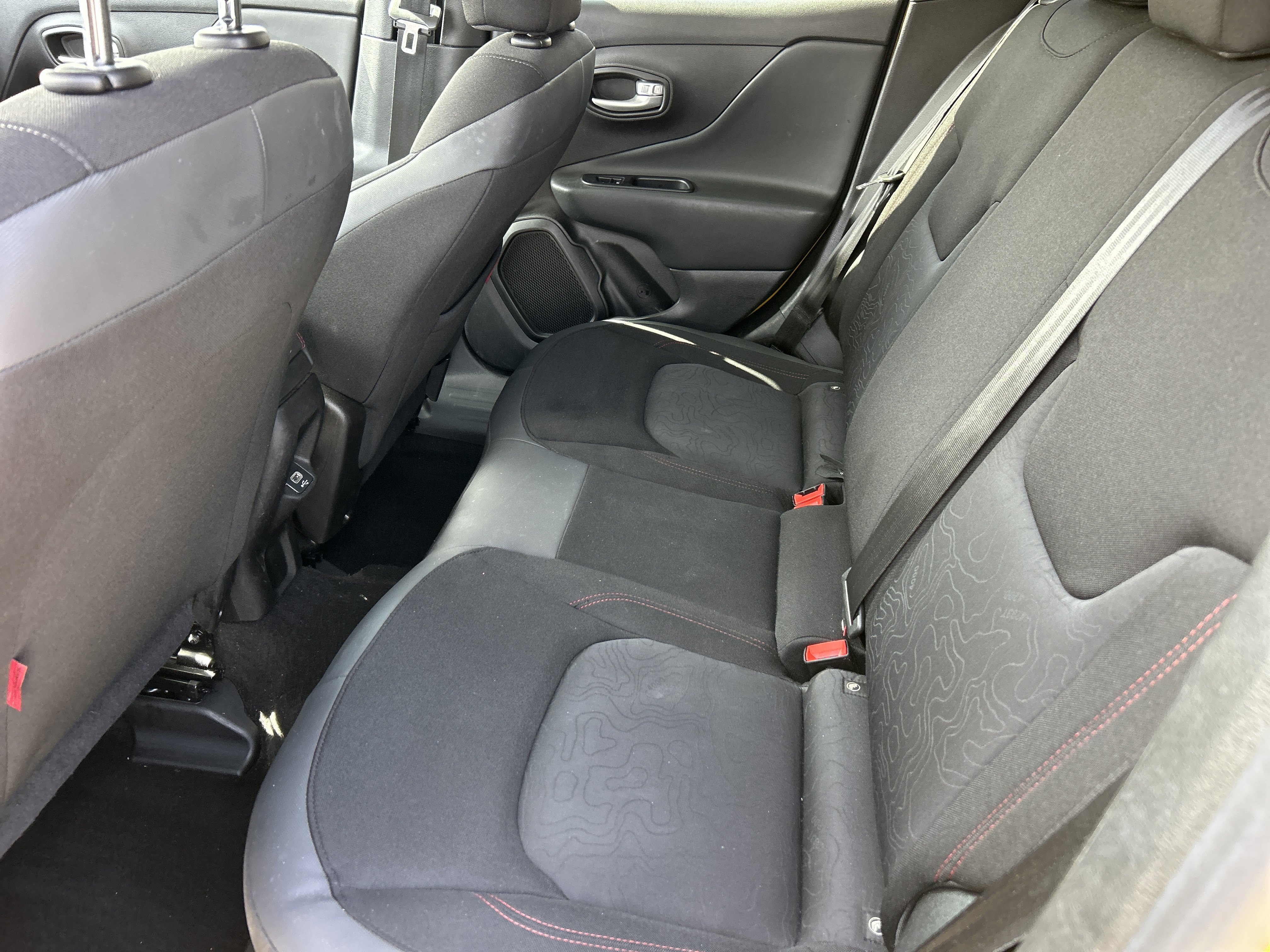 Used 2023 Jeep Renegade Trailhawk AWD/4WD image 16