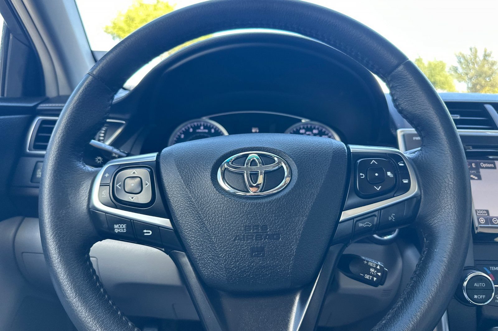 Used 2017 Toyota Camry XLE w/ Moonroof Package FWD image 24