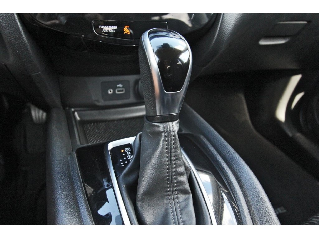 Used 2020 Nissan Rogue S w/ Special Edition Package FWD image 24