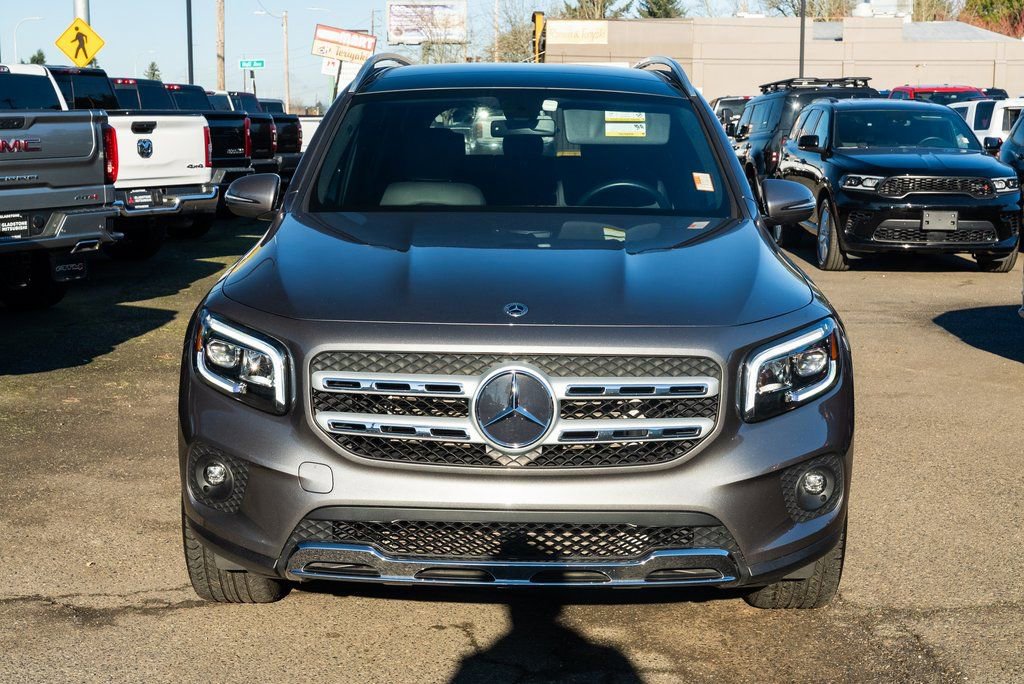 Used 2023 Mercedes-Benz GLB 250 4MATIC image 2