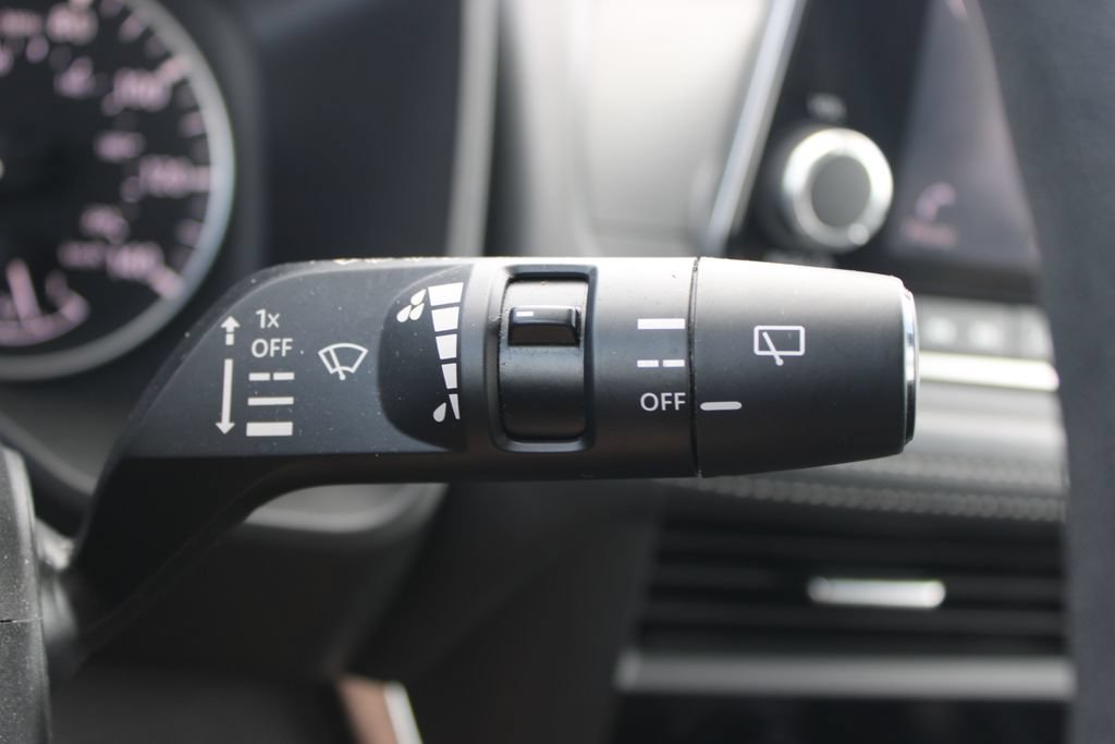 Used 2024 Nissan Rogue SV AWD/4WD image 38