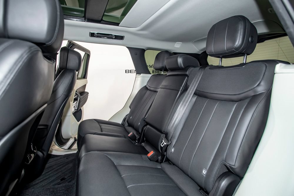 Used 2024 Land Rover Range Rover SE AWD/4WD image 14