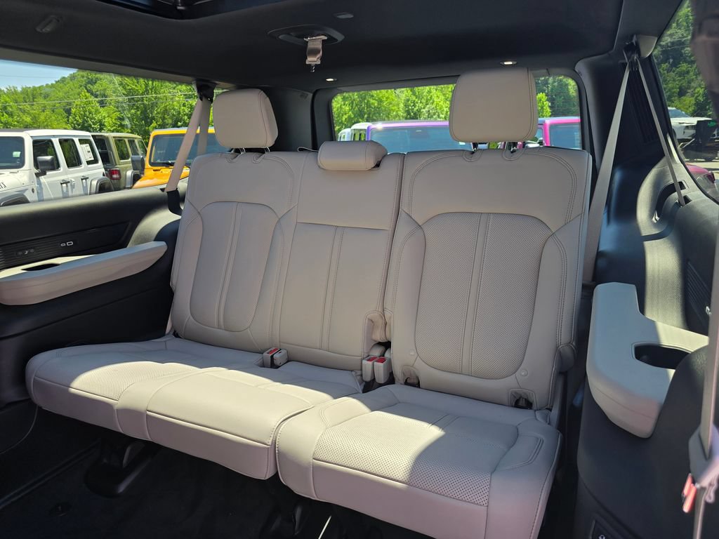 New 2026 Jeep Grand Wagoneer L 4WD w/ Premium Group I image 12