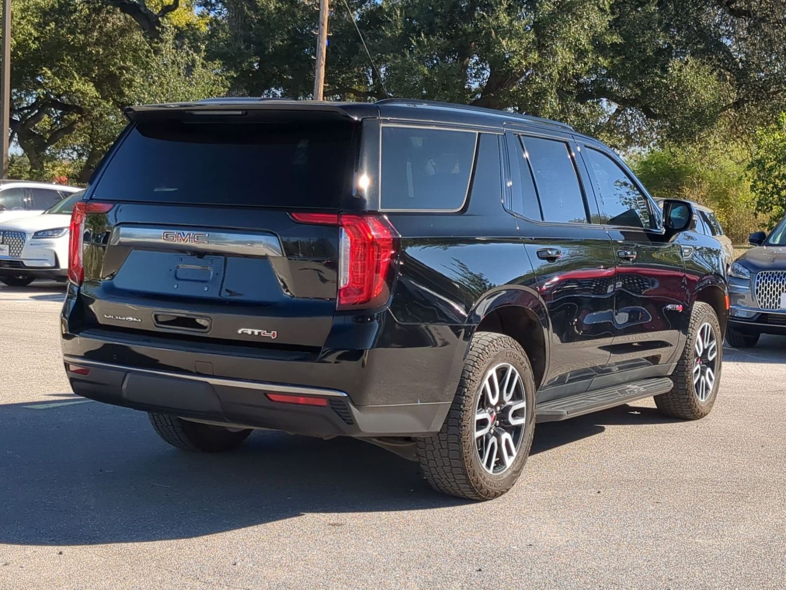 Used 2021 GMC Yukon AT4 w/ Rear Media and Nav Package image 3