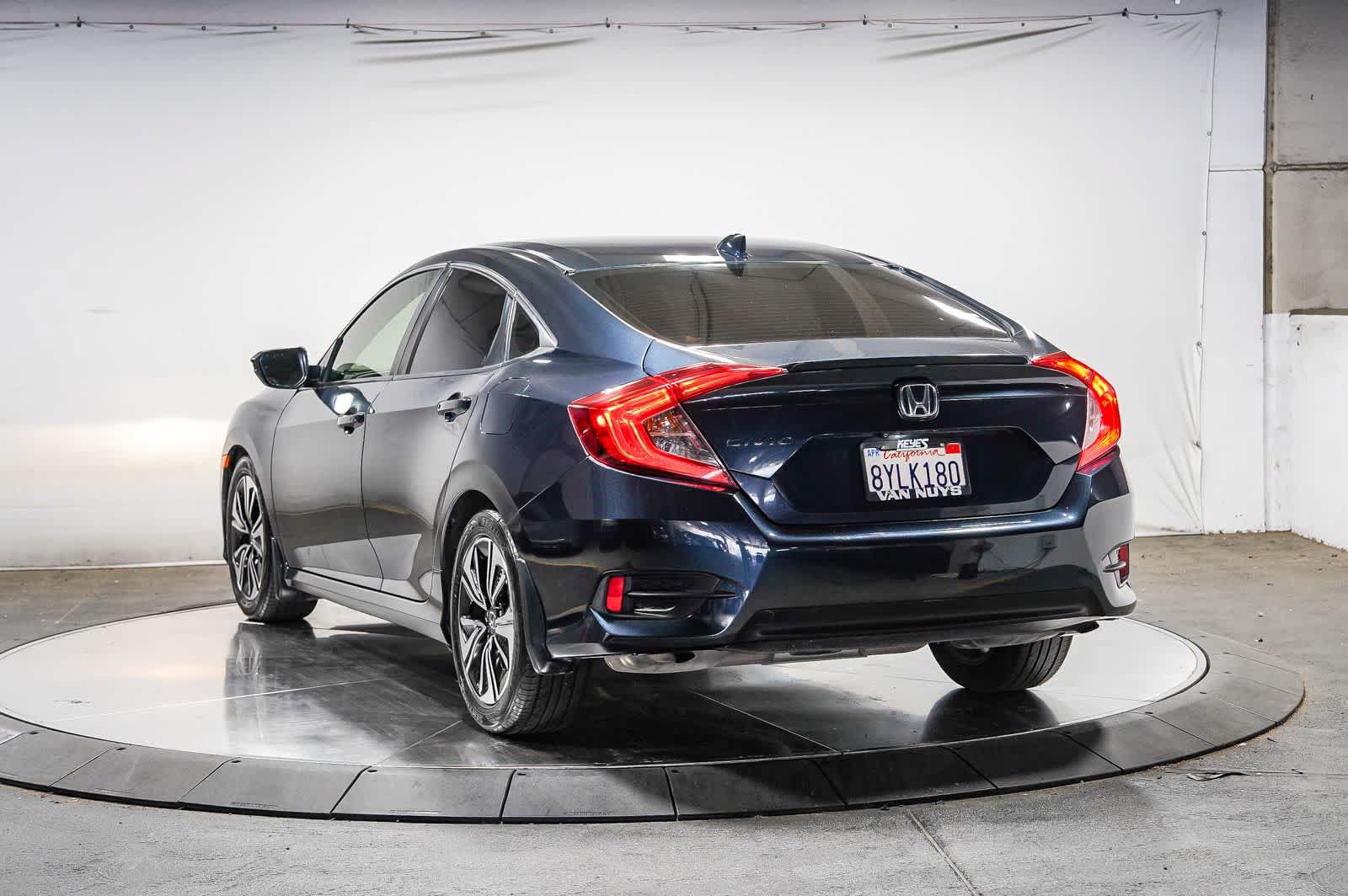 Used 2018 Honda Civic EX-T image 2