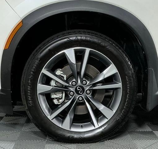 Certified 2024 INFINITI QX60 Luxe image 10