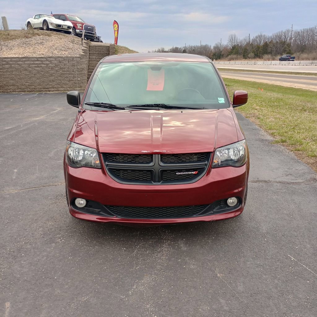 Used 2018 Dodge Grand Caravan SXT w/ Driver Convenience Group image 8
