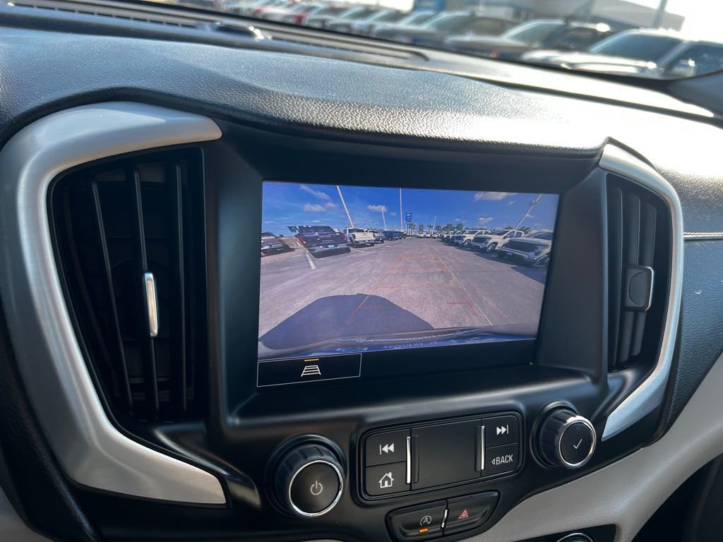 Used 2024 GMC Terrain SLT image 39