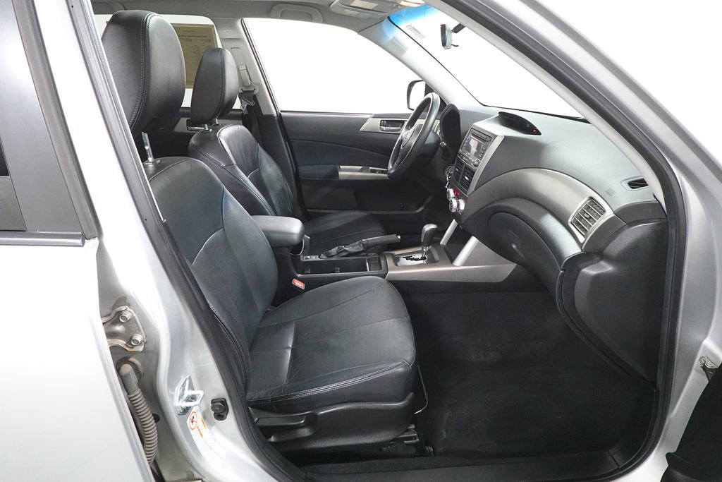 Used 2010 Subaru Forester 2.5X Limited AWD/4WD image 27