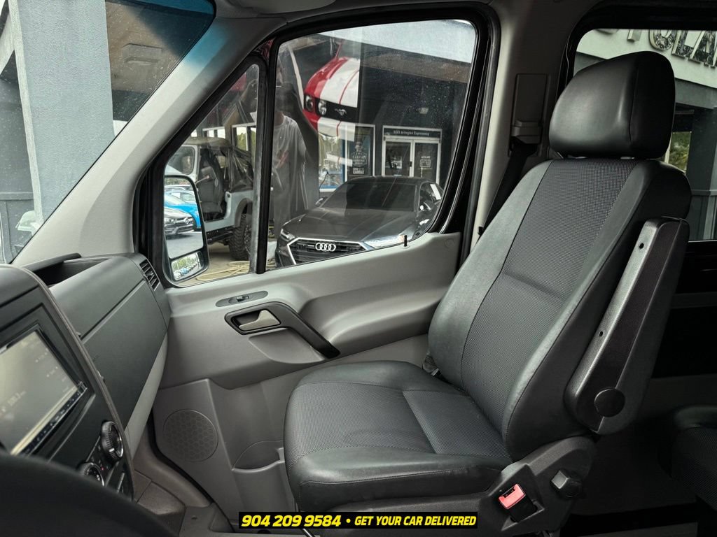 Used 2010 Mercedes-Benz Sprinter 2500 image 21