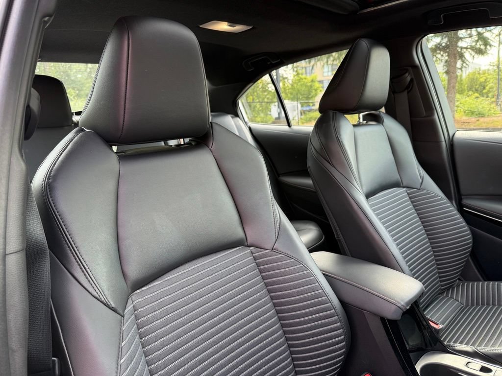 Certified 2025 Toyota Corolla XSE FWD image 21