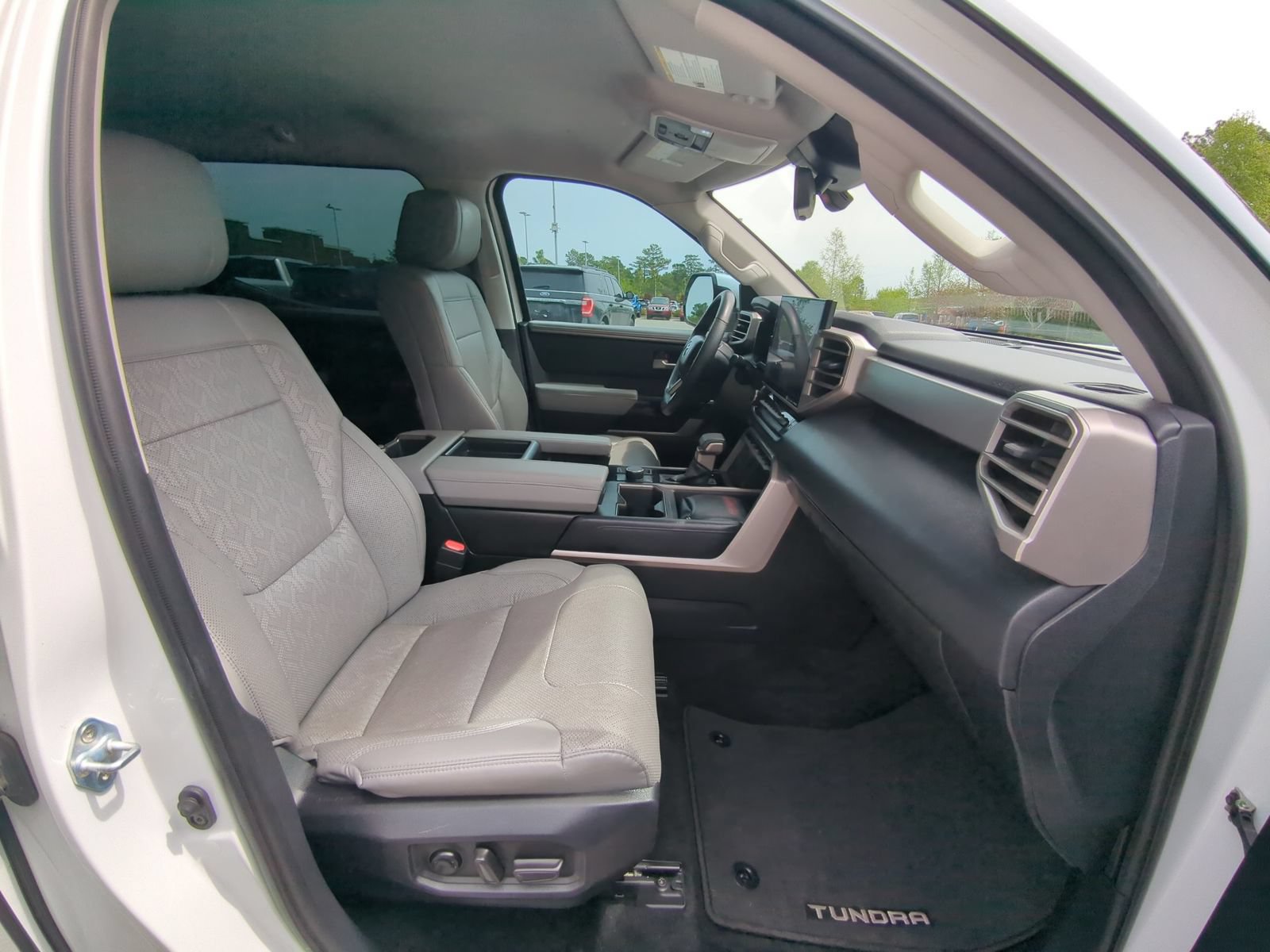 Used 2023 Toyota Tundra Limited w/ Power Package AWD/4WD image 34