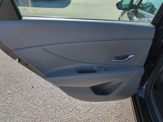 Used 2024 Hyundai Elantra SEL FWD image 27