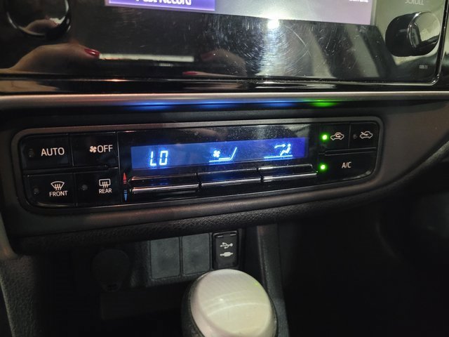 Used 2017 Toyota Corolla LE image 27