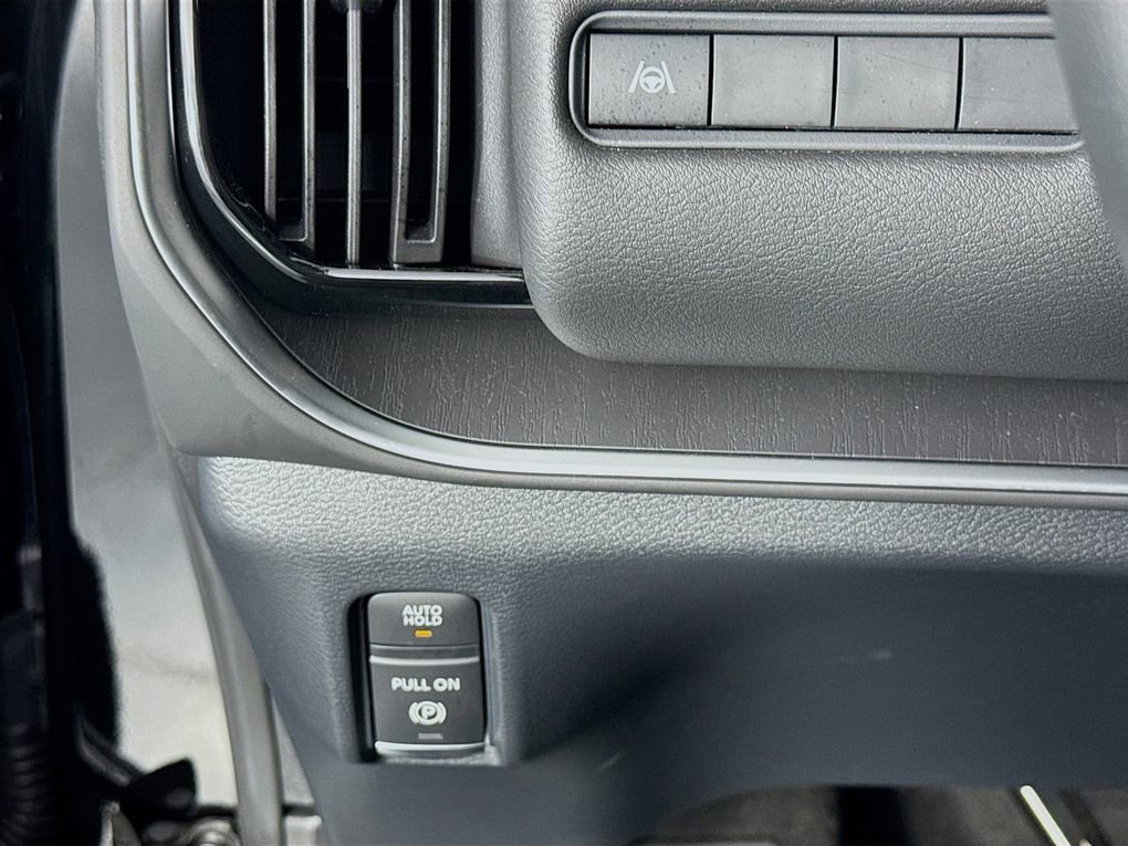 Used 2025 Nissan Armada SV image 14