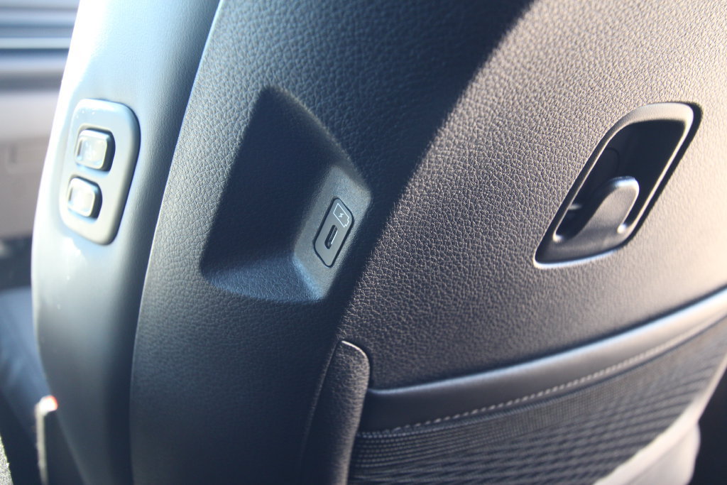 Used 2026 Kia Carnival EX FWD image 41