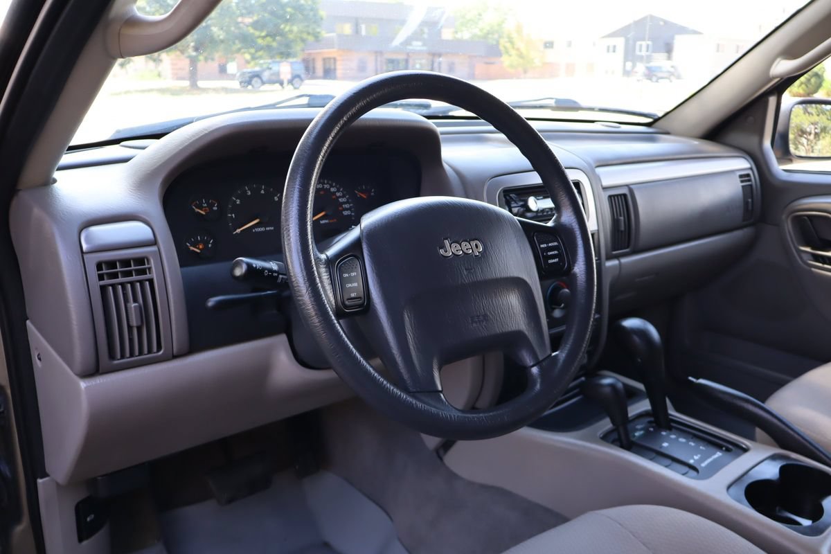 Used 2004 Jeep Grand Cherokee Laredo w/ Convenience Group AWD/4WD image 15