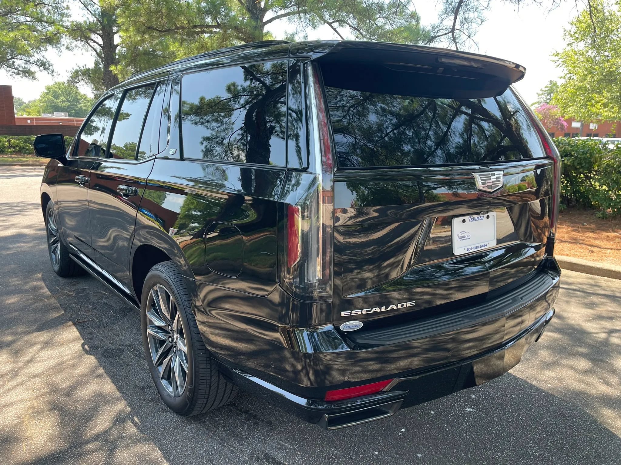 Used 2023 Cadillac Escalade Sport w/ Touring Package AWD/4WD image 3