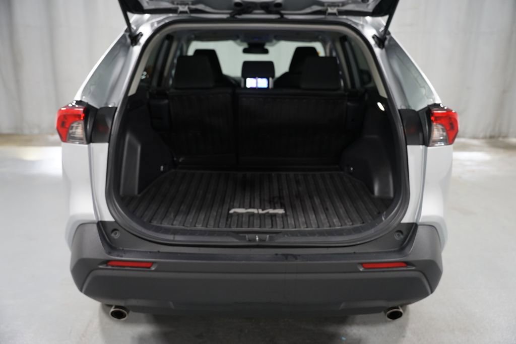 Certified 2025 Toyota RAV4 LE AWD/4WD image 32
