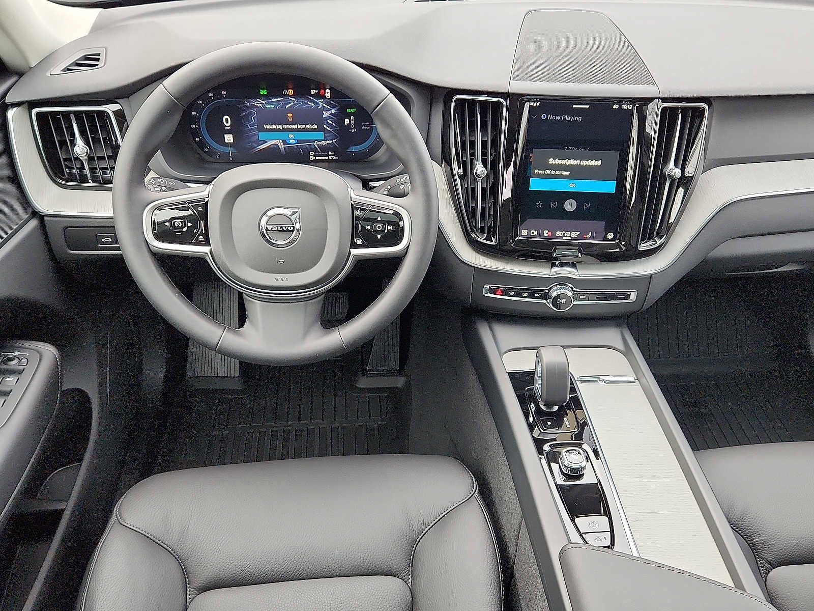 Used 2025 Volvo XC60 T8 Plus w/ Protection Package Premier image 11