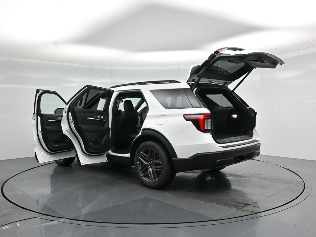New 2026 Ford Explorer ST-Line w/ ST-Line Street Pack RWD image 35