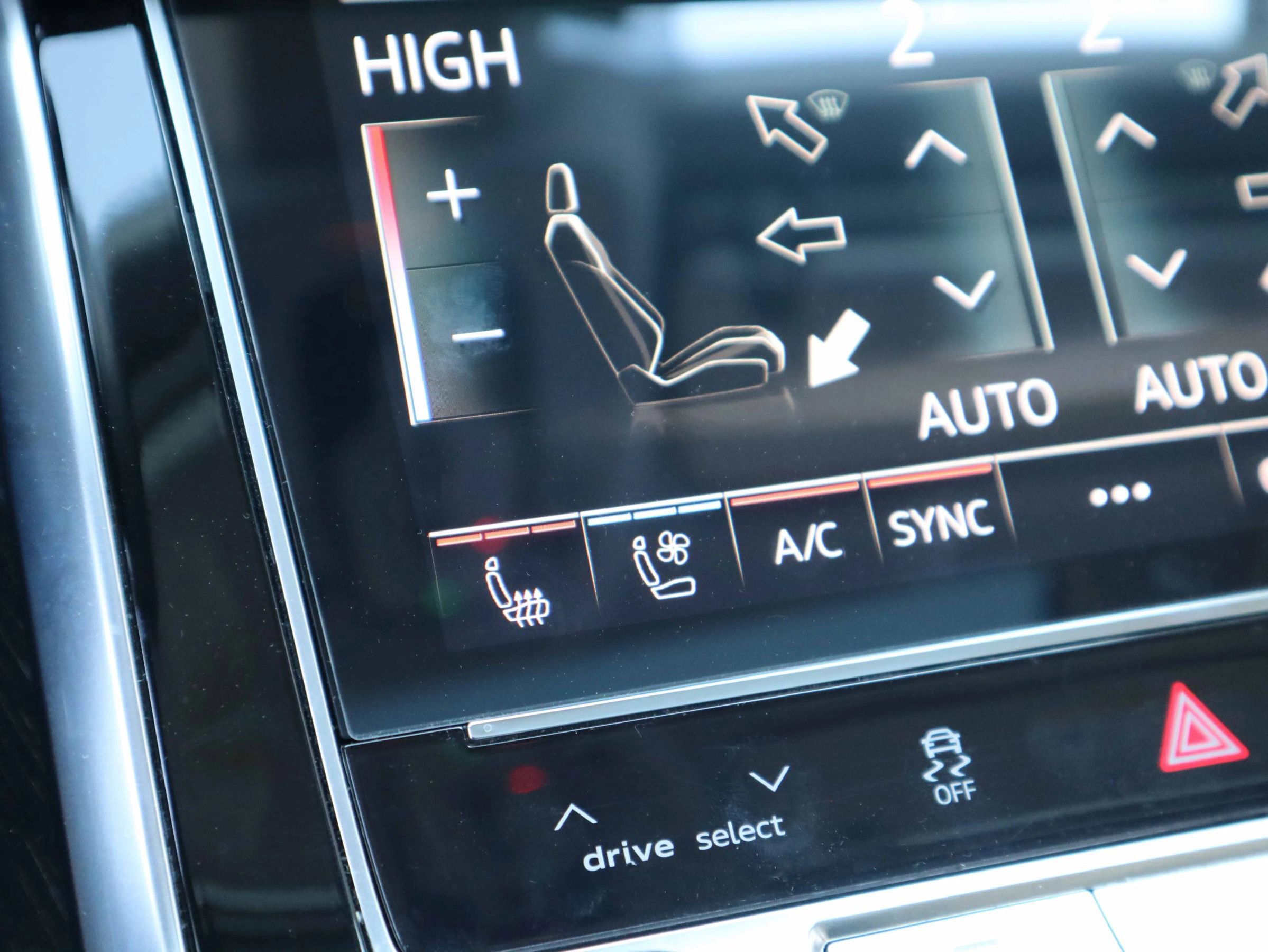 Used 2021 Audi Q7 3.0T Prestige image 29