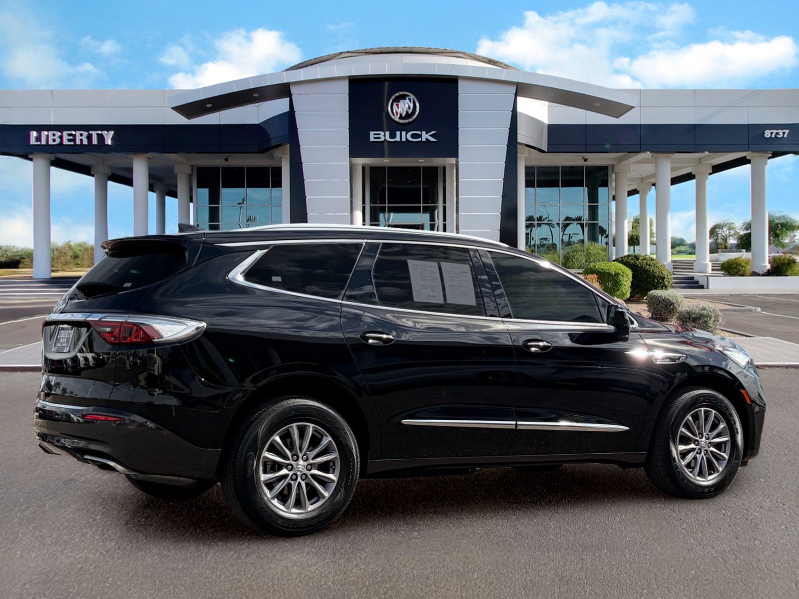 Used 2023 Buick Enclave Premium FWD image 3