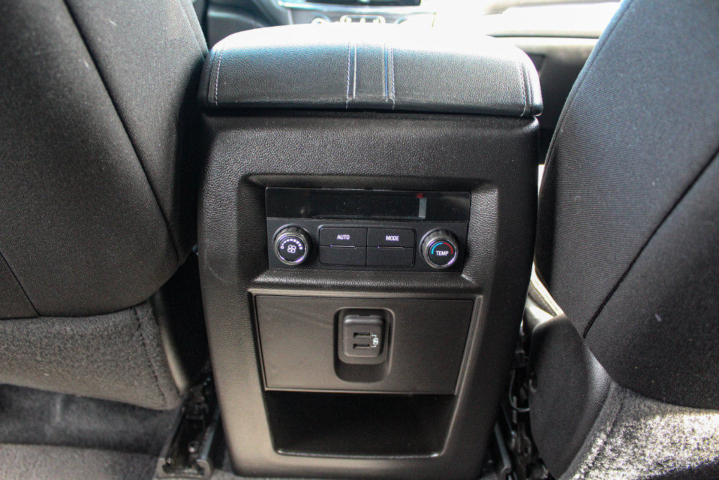 Used 2023 Chevrolet Traverse LT FWD image 22