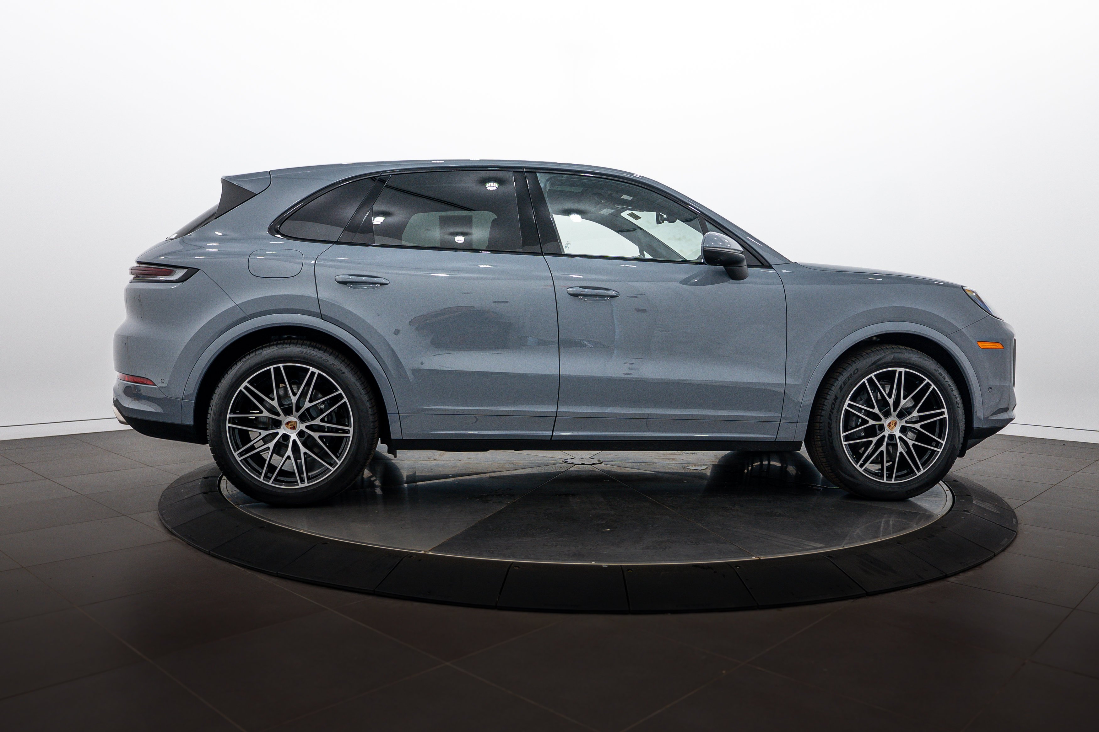 Certified 2026 Porsche Cayenne AWD/4WD image 8