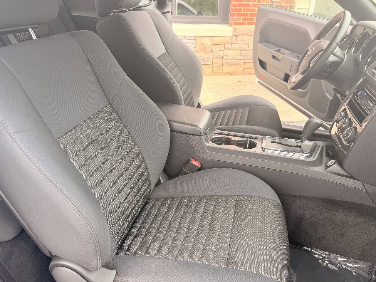 Used 2014 Dodge Challenger SXT RWD image 10