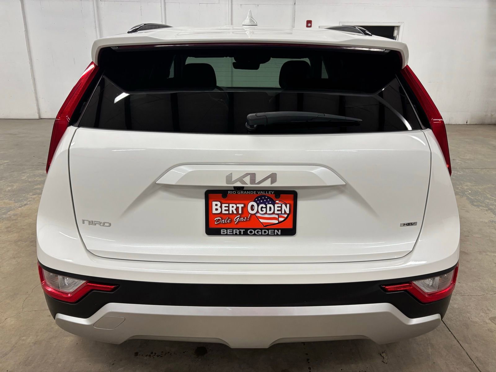 Used 2024 Kia Niro LX FWD image 6